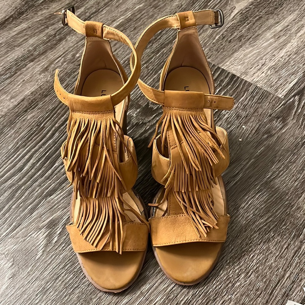 Lucky tan fringe heels
